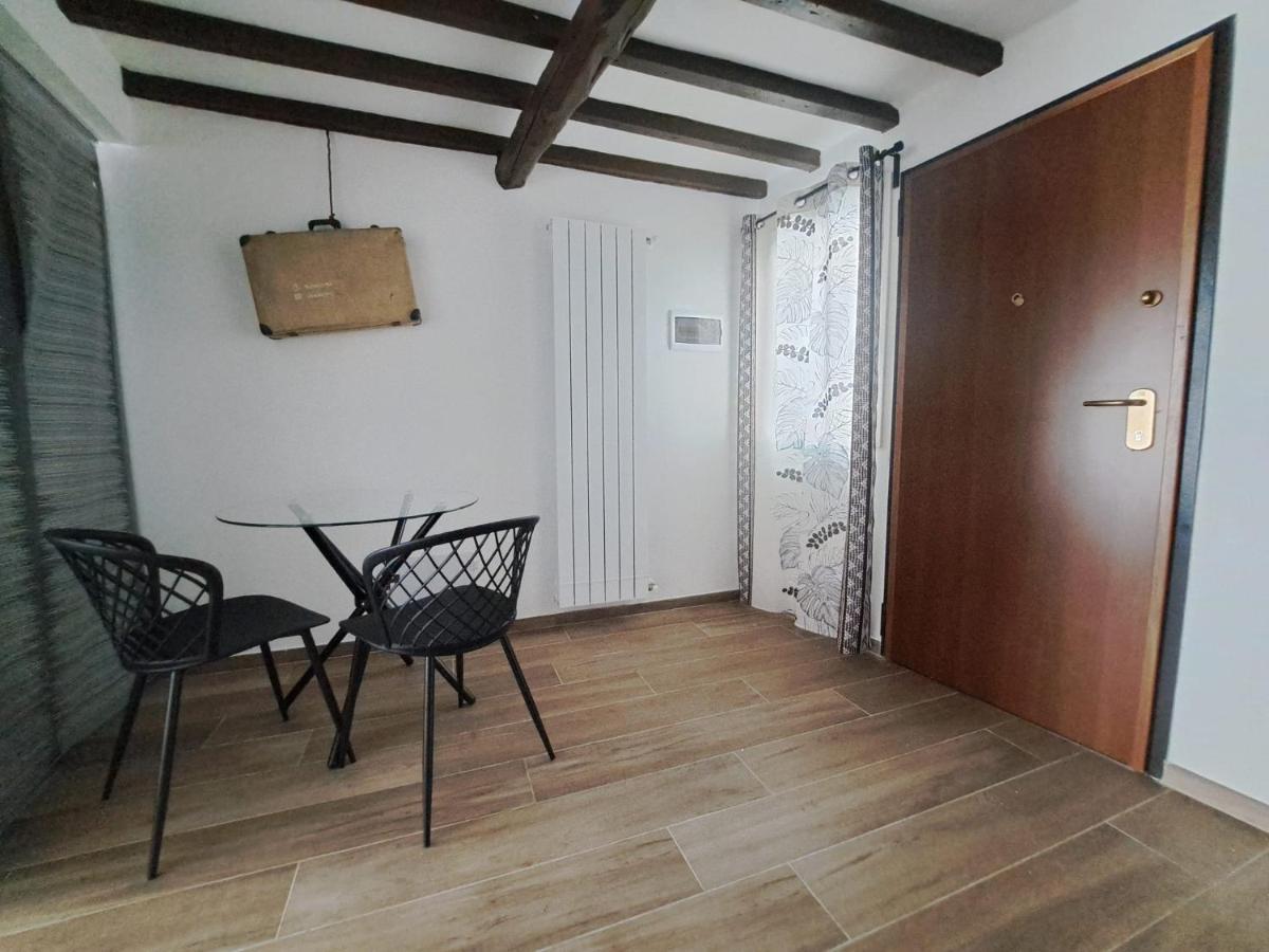 Alloggiamo Módena Exterior foto